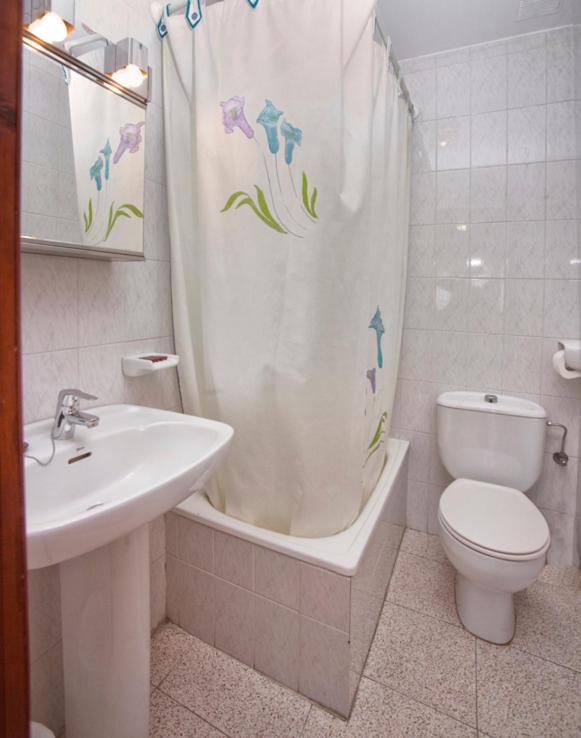 Hotel La Paz ยาเนส ภายนอก รูปภาพ